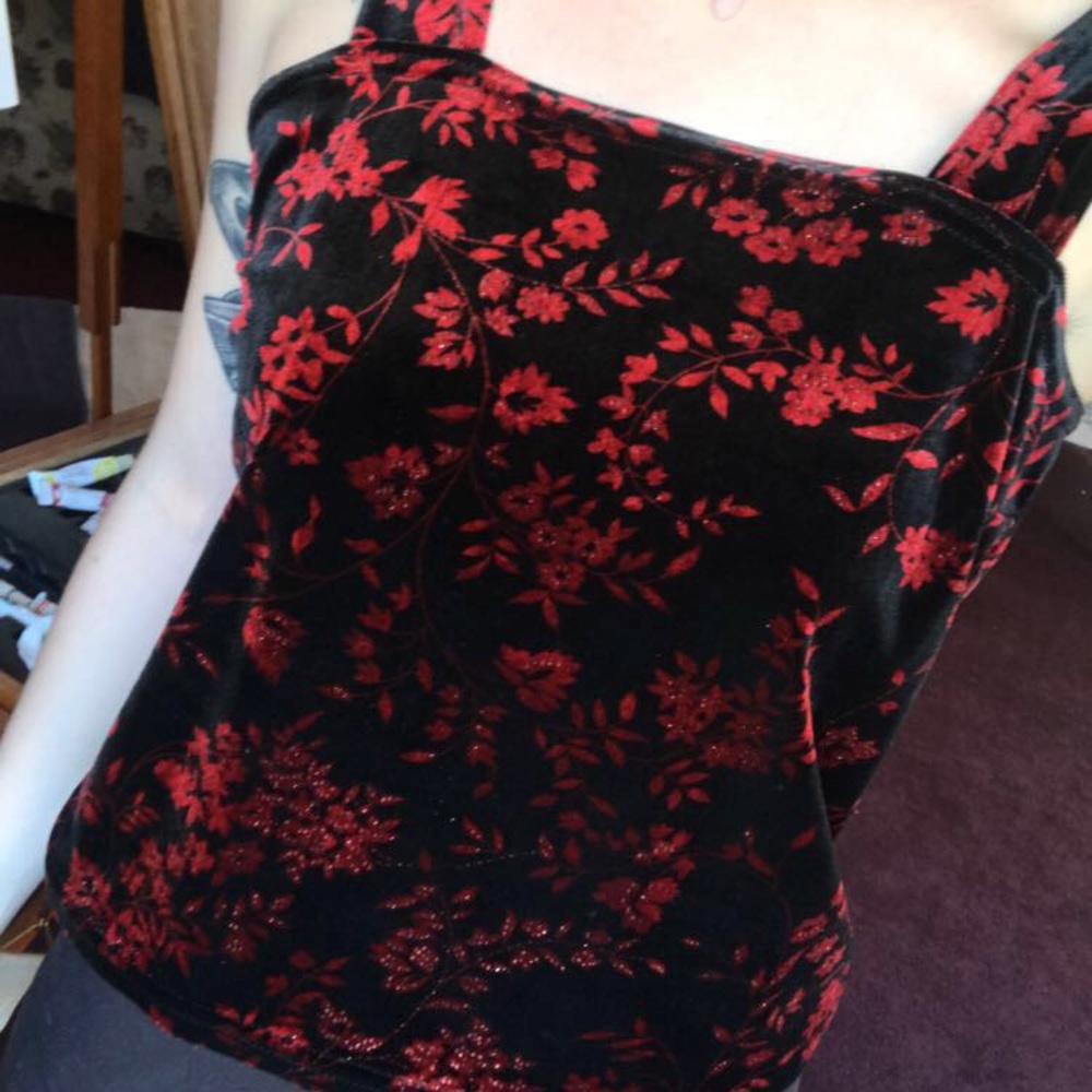 Velvet Tanktop - Picture 2 of 3
